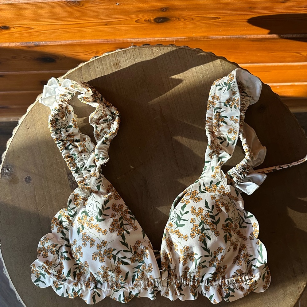 Floral Ruffle Bikini Set - Picture 3 of 4